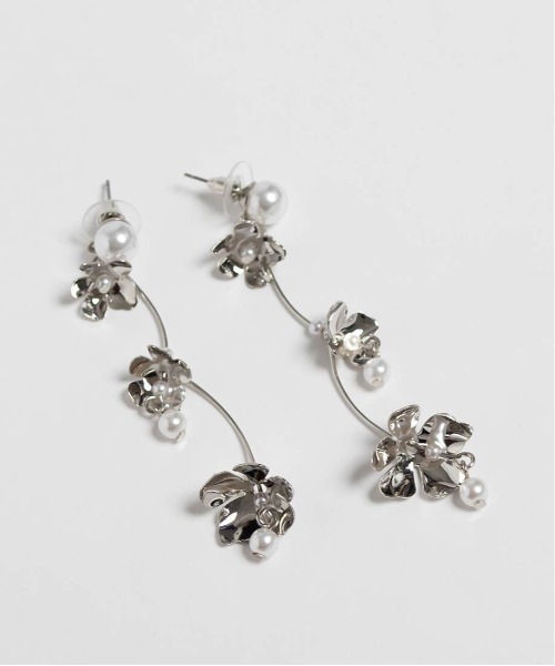 RANDA(ランダ)の「スウィングフラワーピアス(ピアス(両耳用)・レディース・シルバー/ゴールド・FREE)」の10枚目の写真