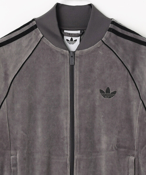 adidas（アディダス）の「adidas/アディダス VELOUR SST TT/アディカラーSST トラックトップ(限定展開)（ブルゾン・メンズ・ネイビー/ブラック/グレー・MEDIUM/X-LARGE/XX-LARGE/LARGE）」の5枚目の写真