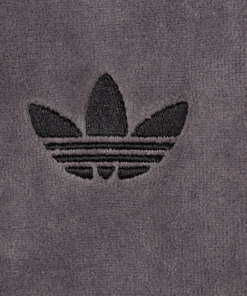 adidas（アディダス）の「adidas/アディダス VELOUR SST TT/アディカラーSST トラックトップ(限定展開)（ブルゾン・メンズ・ネイビー/ブラック/グレー・MEDIUM/X-LARGE/XX-LARGE/LARGE）」の9枚目の写真