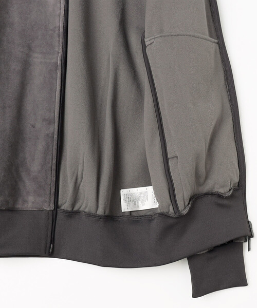 adidas（アディダス）の「adidas/アディダス VELOUR SST TT/アディカラーSST トラックトップ(限定展開)（ブルゾン・メンズ・ネイビー/ブラック/グレー・MEDIUM/X-LARGE/XX-LARGE/LARGE）」の11枚目の写真