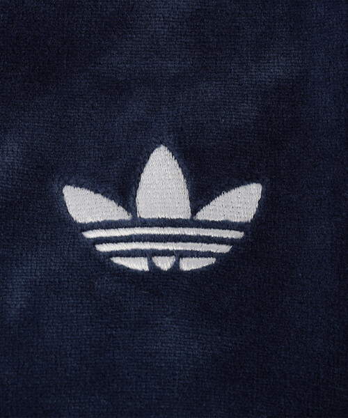 adidas（アディダス）の「adidas/アディダス VELOUR SST TT/アディカラーSST トラックトップ(限定展開)（ブルゾン・メンズ・ネイビー/ブラック/グレー・MEDIUM/X-LARGE/XX-LARGE/LARGE）」の15枚目の写真