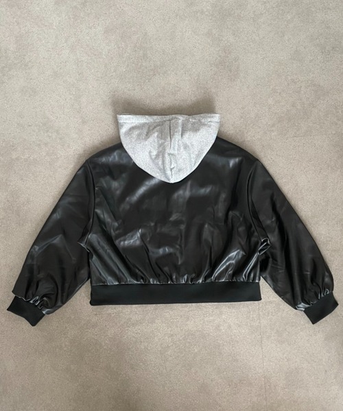 lilful(リルフル)の「フード付き PUショート丈ジップパーカー ジャケット(ブルゾン・レディース・ブラック・M/S)」の7枚目の写真