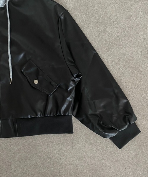 lilful(リルフル)の「フード付き PUショート丈ジップパーカー ジャケット(ブルゾン・レディース・ブラック・M/S)」の8枚目の写真