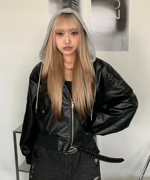 lilful(リルフル)の「フード付き PUショート丈ジップパーカー ジャケット(ブルゾン・レディース・ブラック・M/S)」の18枚目の写真