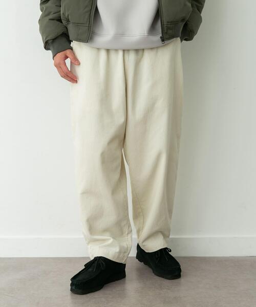 URBAN RESEARCH Sonny Label(アーバンリサーチサニーレーベル)の「コーデュロイワイドテーパードパンツ(その他パンツ・メンズ・オフホワイト/ブラック/ダークブラウン・MEDIUM/SMALL/LARGE)」の2枚目の写真