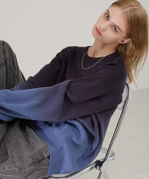 EMMA CLOTHES（エマクローズ）の「ミラノリブグラデーションルーズニットプルオーバー（ニット/セーター・メンズ・グレイッシュベージュ/ブラック/グレー/ネイビー・M/S/L）」の4枚目の写真