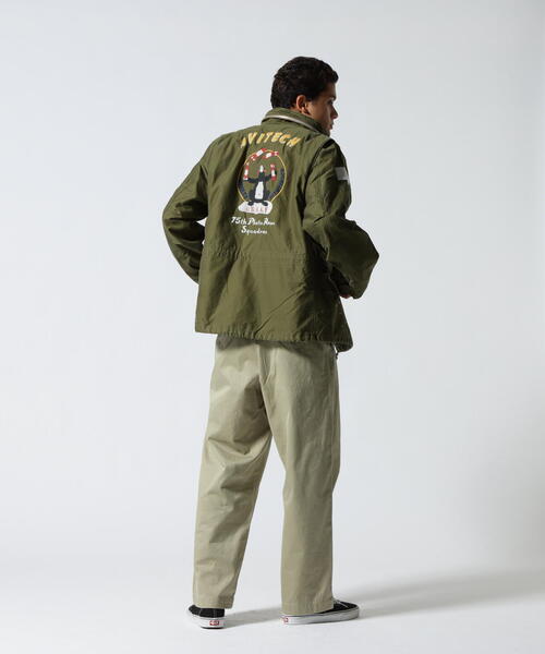 AVIREX(アヴィレックス)の「WASHED M-65 EMB CUSTOM JACKET / ウォッシュド M-65 エンブロイダリー カスタム ジャケット / AVIREX / アヴィレックス(ミリタリージャケット・メンズ・オリーブ系・L/2XL/M/XL)」の4枚目の写真