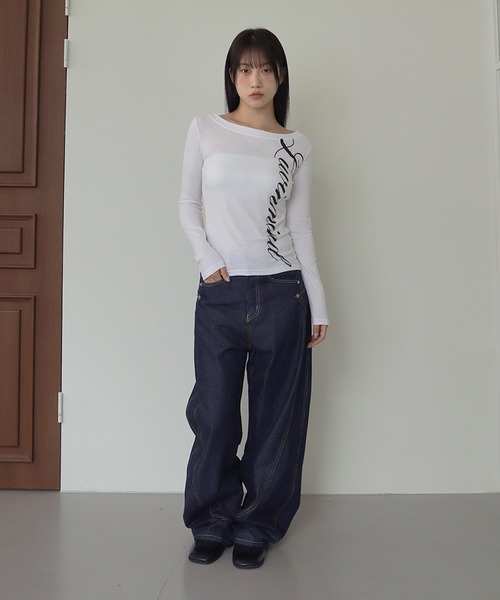 UNE MANSION(ユヌマンション)の「【2025FW新作アイテム】ポイントロゴベーシックカットソー(Tシャツ/カットソー・レディース・ブラック/ホワイト/ベージュ・FREE)」の4枚目の写真