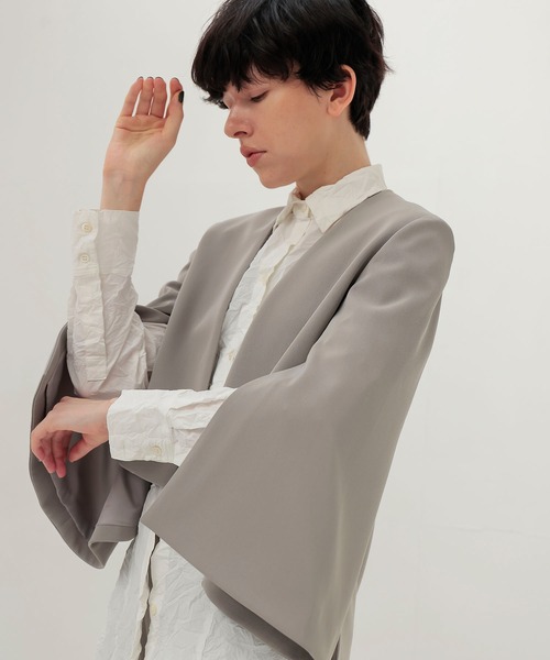 DRESSLAVE(ドレスレイブ)の「slit sleeve cape jacket(スリットスリーブケープジャケット)(ノーカラージャケット・レディース・グレー/ブラック・38)」の8枚目の写真