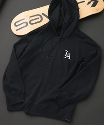 SAVIER（サビアー）の「【SAVIER:サビアー】LA ロゴ刺繍 ショート丈 フルジップパーカー 【セットアップ可能】（パーカー）」