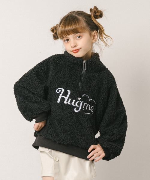 URBAN CHERRY（アーバンチェリー）の「【HUGMEボア】（軽ふわ保温素材）ハートロゴ刺繍スタンドカラーハーフジップトップス（その他トップス・キッズ・ブラウン/アイボリー/ブラック・110cm/120cm/130cm/140cm/150cm）」の3枚目の写真