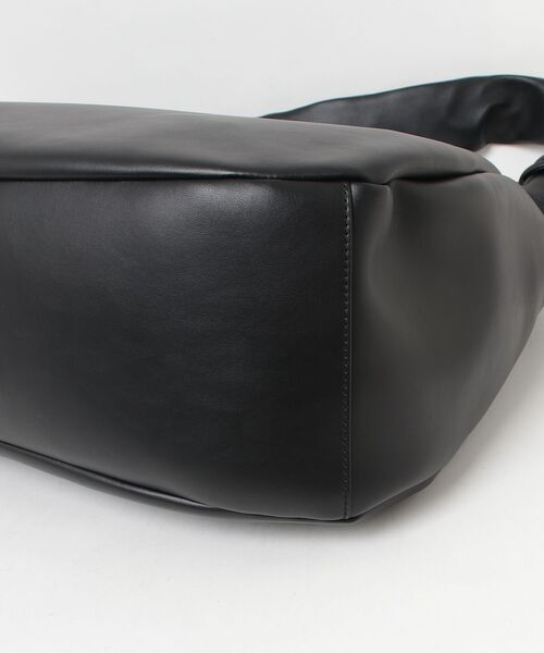 GANNI（ガニー）の「GANNI Hobo bag ガニー ホーボーバッグ ショルダーバッグ（ショルダーバッグ・レディース・ブラック・FREE）」の13枚目の写真