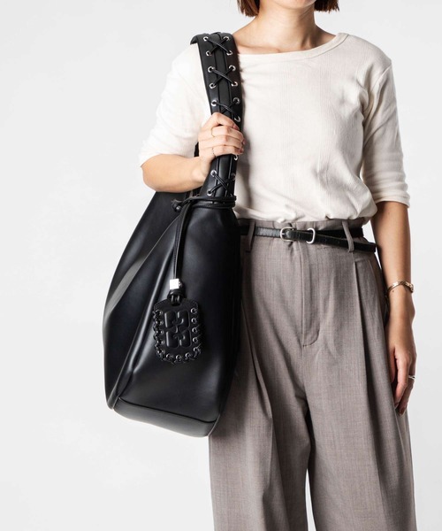 GANNI（ガニー）の「GANNI Hobo bag ガニー ホーボーバッグ ショルダーバッグ（ショルダーバッグ・レディース・ブラック・FREE）」の18枚目の写真