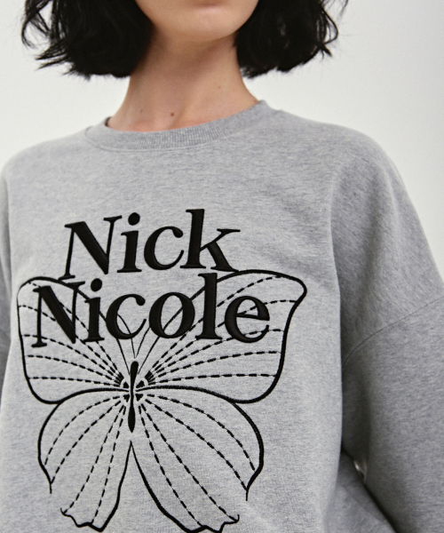 NICK&NICOLE（ニックアンドニコール）の「VOLUME BUTTERFLY SIGNATURE SWEATSHIRT_GRAY BLACK（スウェット・レディース・その他・FREE）」の2枚目の写真