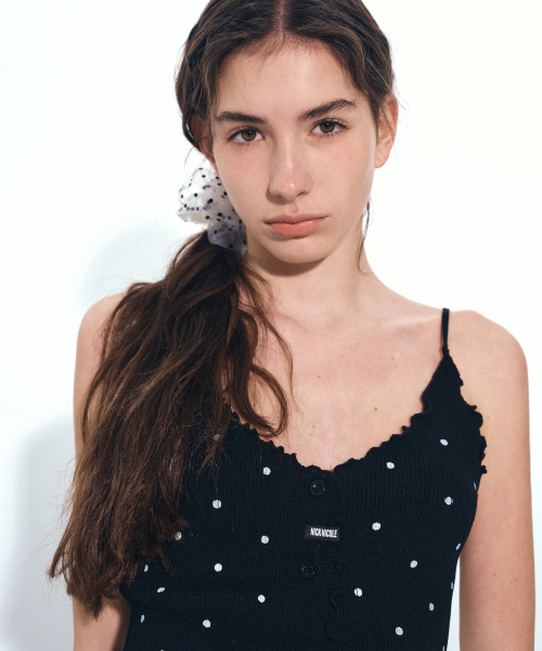 NICK&NICOLE(ニックアンドニコール)の「DOT LABEL SLEEVELESS TOP_BLACK(Tシャツ/カットソー・レディース・ブラック・FREE)」の2枚目の写真
