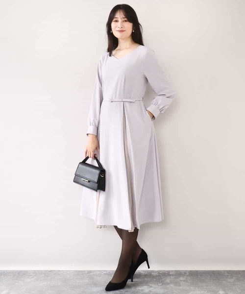 OFUON le MK（オフオンルエムケー）の「【2026SS】シフォンプリーツデザインワンピース/洗える/WEB限定サイズあり（ワンピース・レディース・ネイビー/グレー系その他/グレイッシュブルー・36/38/40）」の2枚目の写真