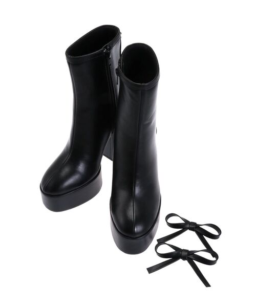 RESEXXY（リゼクシー）の「バックリボン厚底ブーツ（ブーツ・レディース・アイボリー/ブラック・SMALL/MEDIUM/LARGE）」の5枚目の写真