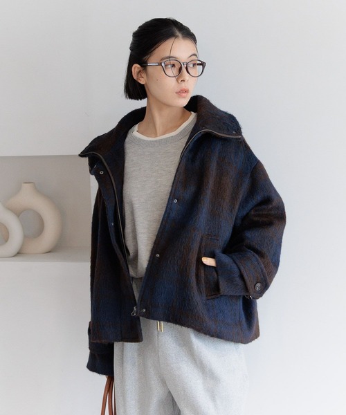 BAYFLOW（ベイフロー）の「[シルエットアレンジ可能]チェックシャギーショートコート（その他アウター・レディース・ブラウン/オフホワイト・MEDIUM/SMALL）」の9枚目の写真