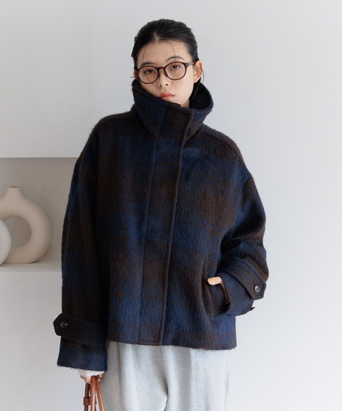 BAYFLOW（ベイフロー）の「[シルエットアレンジ可能]チェックシャギーショートコート（その他アウター・レディース・ブラウン/オフホワイト・MEDIUM/SMALL）」の13枚目の写真