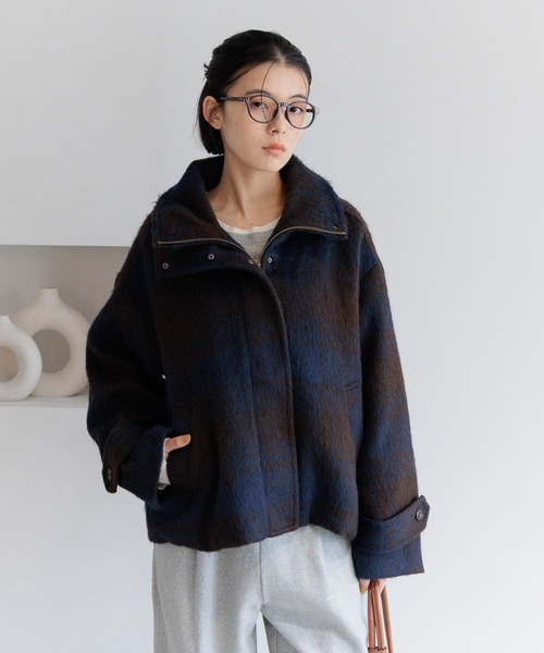 BAYFLOW（ベイフロー）の「[シルエットアレンジ可能]チェックシャギーショートコート（その他アウター・レディース・ブラウン/オフホワイト・MEDIUM/SMALL）」の16枚目の写真