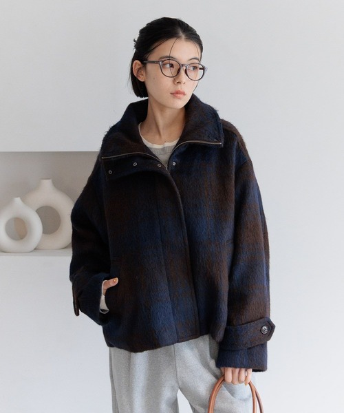 BAYFLOW（ベイフロー）の「[シルエットアレンジ可能]チェックシャギーショートコート（その他アウター・レディース・ブラウン/オフホワイト・MEDIUM/SMALL）」の17枚目の写真