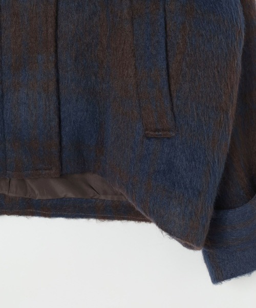 BAYFLOW（ベイフロー）の「[シルエットアレンジ可能]チェックシャギーショートコート（その他アウター・レディース・ブラウン/オフホワイト・MEDIUM/SMALL）」の22枚目の写真