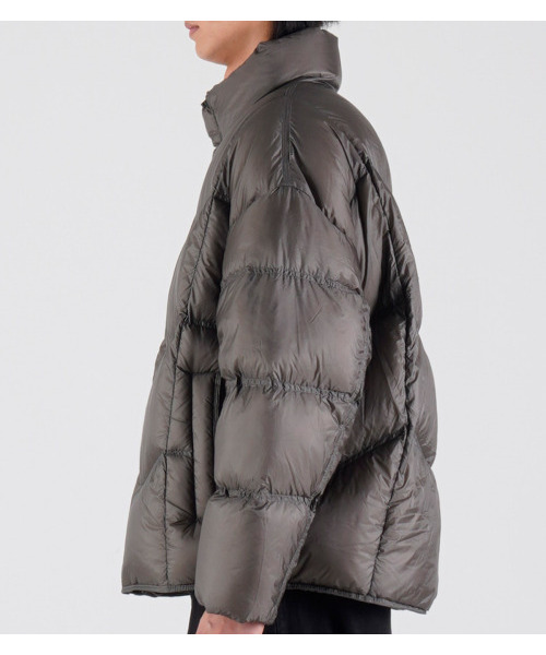 BUTTON SEOUL（ボタンソウル）の「[ダックダウン 90/10] ベーシックライトダックダウンパディングジャケット (ダークグレー)（ダウンジャケット/コート・メンズ・その他・MEDIUM/LARGE/X-LARGE）」の2枚目の写真