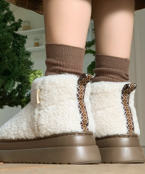 セリーヌ フィービー フラットパンプス エコファー ボア ムートン コージー 白 セール】Y2Kガーリー レトロ厚底もこもこハイカットスノーブーツ