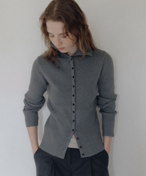 ANDNEEDS(アンドニーズ)の「Nua pola cardigan (charcoal gray)(カーディガン/ボレロ・レディース・その他・FREE)」の2枚目の写真