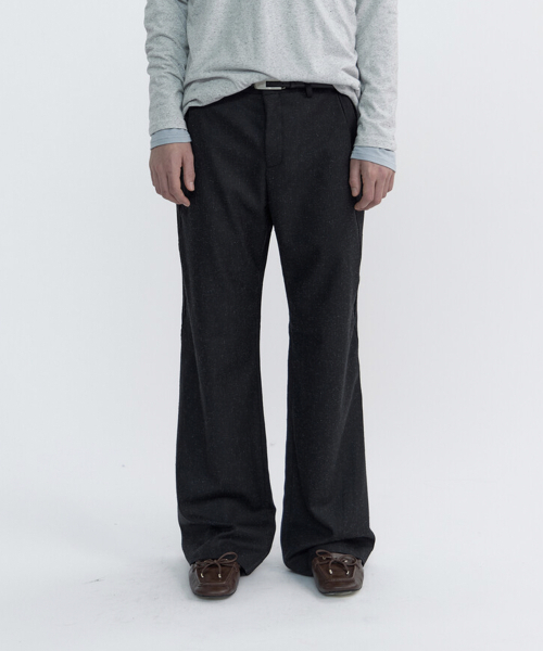 WINDER(ワインダー)の「SLANT FLARE WOOL SILK TROUSERS - NEP BLACK(スラックス・メンズ・その他・MEDIUM/LARGE)」の1枚目の写真