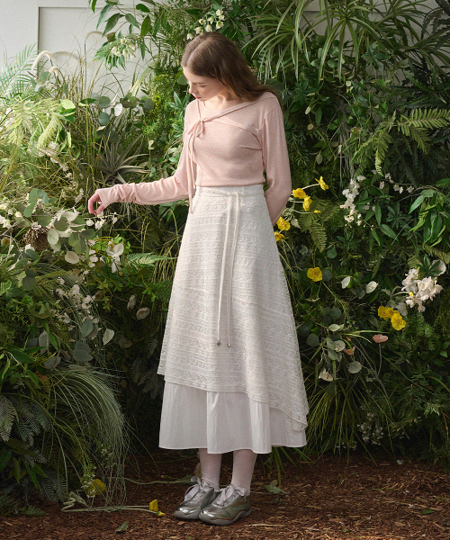 MICANE(ミケーネ)の「エグランティンレースシャーリングロングスカート(スカート・レディース・アイボリー・X-SMALL/SMALL/MEDIUM/LARGE/X-LARGE/XX-LARGE)」の8枚目の写真