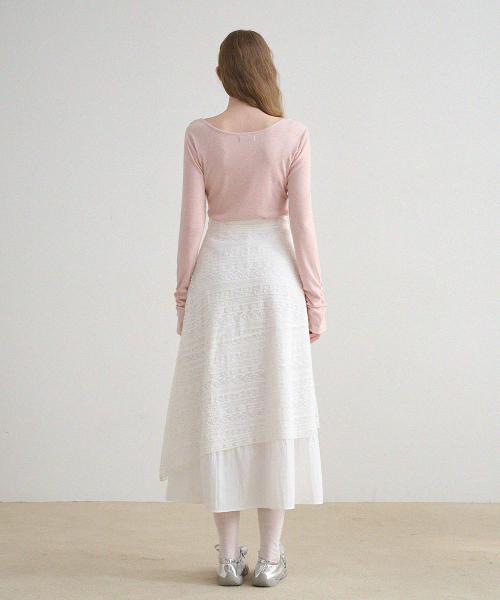 MICANE(ミケーネ)の「エグランティンレースシャーリングロングスカート(スカート・レディース・アイボリー・X-SMALL/SMALL/MEDIUM/LARGE/X-LARGE/XX-LARGE)」の11枚目の写真