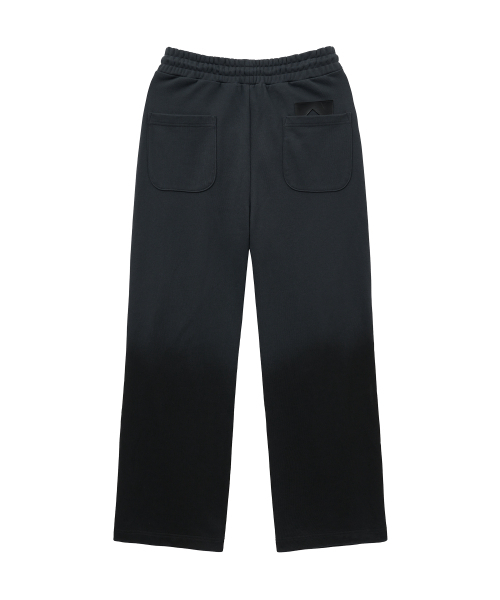 UNGIMMICK(アンジミック)の「SPRAY WASHED PLEATED SWEAT PANTS (CHARCOAL)(スウェットパンツ・メンズ・その他・MEDIUM/LARGE)」の2枚目の写真