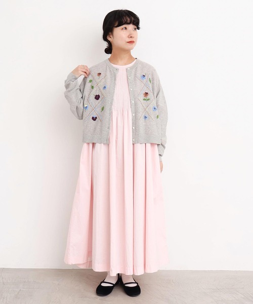 l'atelier du savon(アトリエドサボン)の「パンジーのお花 ハンド刺繍カーディガン(カーディガン/ボレロ・レディース・グレー/グリーン/イエロー・FREE)」の22枚目の写真