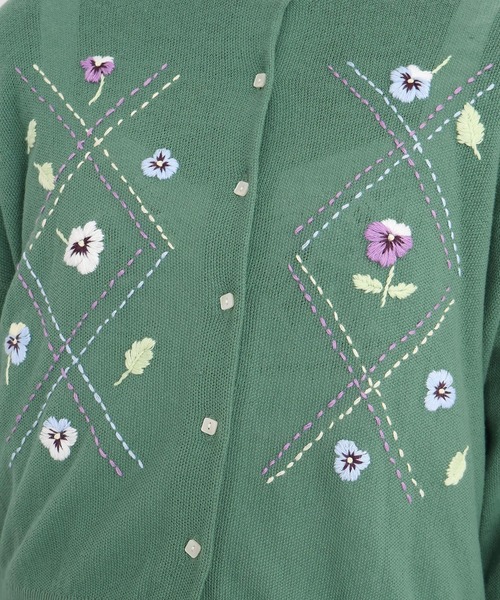 l'atelier du savon(アトリエドサボン)の「パンジーのお花 ハンド刺繍カーディガン(カーディガン/ボレロ・レディース・グレー/グリーン/イエロー・FREE)」の10枚目の写真