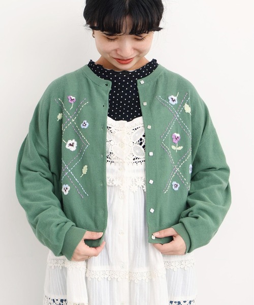 l'atelier du savon(アトリエドサボン)の「パンジーのお花 ハンド刺繍カーディガン(カーディガン/ボレロ・レディース・グレー/グリーン/イエロー・FREE)」の11枚目の写真