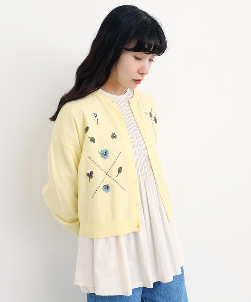 l'atelier du savon(アトリエドサボン)の「パンジーのお花 ハンド刺繍カーディガン(カーディガン/ボレロ・レディース・グレー/グリーン/イエロー・FREE)」の17枚目の写真