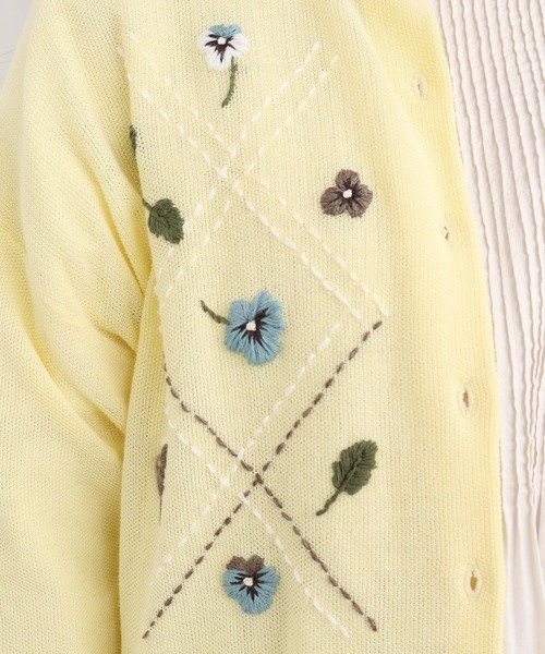 l'atelier du savon(アトリエドサボン)の「パンジーのお花 ハンド刺繍カーディガン(カーディガン/ボレロ・レディース・グレー/グリーン/イエロー・FREE)」の16枚目の写真