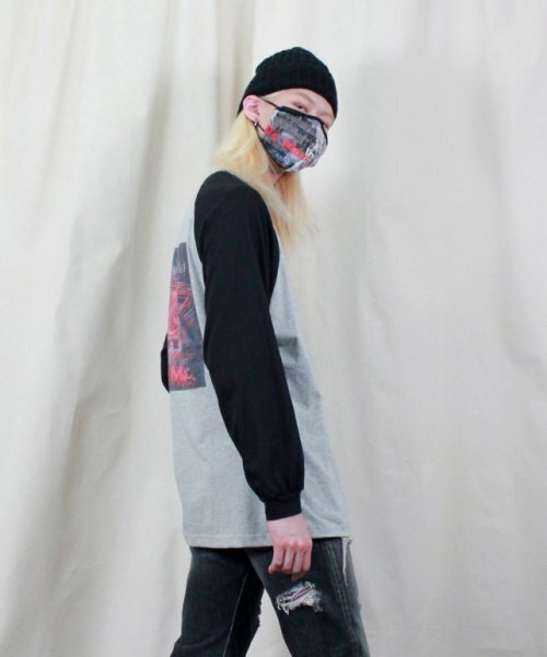 DEMARC(ドゥマーク)の「メンズレディースバックグラフィック配色ラグラン長袖Tシャツグレー(Tシャツ/カットソー・メンズ・その他・MEDIUM/LARGE)」の3枚目の写真