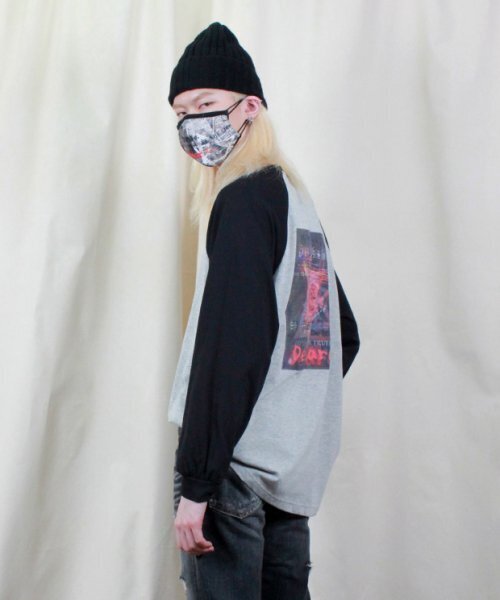 DEMARC(ドゥマーク)の「メンズレディースバックグラフィック配色ラグラン長袖Tシャツグレー(Tシャツ/カットソー・メンズ・その他・MEDIUM/LARGE)」の5枚目の写真