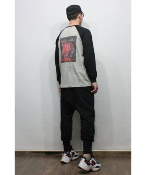 DEMARC(ドゥマーク)の「メンズレディースバックグラフィック配色ラグラン長袖Tシャツグレー(Tシャツ/カットソー・メンズ・その他・MEDIUM/LARGE)」の9枚目の写真