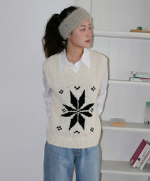 Majournee（マジョネ）の「ノルディックVネックニットベスト_アイボリー（ベスト）」