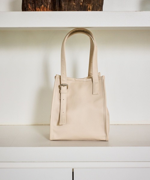 LAKOLE（ラコレ）の「マルチWAYソフトトートバッグ / 633371（トートバッグ・レディース・オフホワイト/サンドグレー/ブラック・FREE）」の2枚目の写真