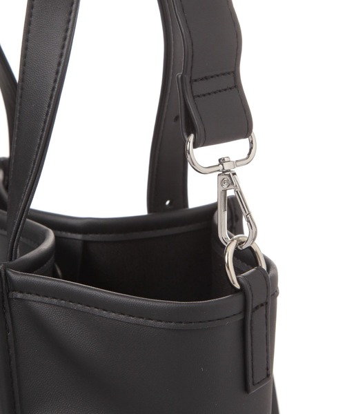 LAKOLE（ラコレ）の「マルチWAYソフトトートバッグ / 633371（トートバッグ・レディース・オフホワイト/サンドグレー/ブラック・FREE）」の17枚目の写真