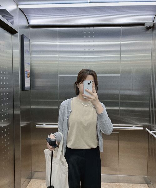 HOLAREST(オラ レスト)の「Organic embroidery T-shirt (Yellow Cottage)(Tシャツ/カットソー・レディース・その他・SMALL/MEDIUM/LARGE)」の3枚目の写真