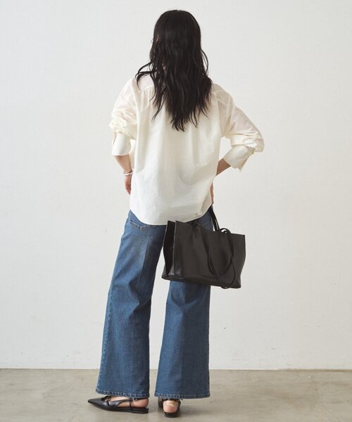 LOUNGEDRESS(ラウンジドレス)の「フリルカラーブラウス(シャツ/ブラウス・レディース・オフホワイト/ネイビー/イエロー/ブルー・FREE)」の17枚目の写真