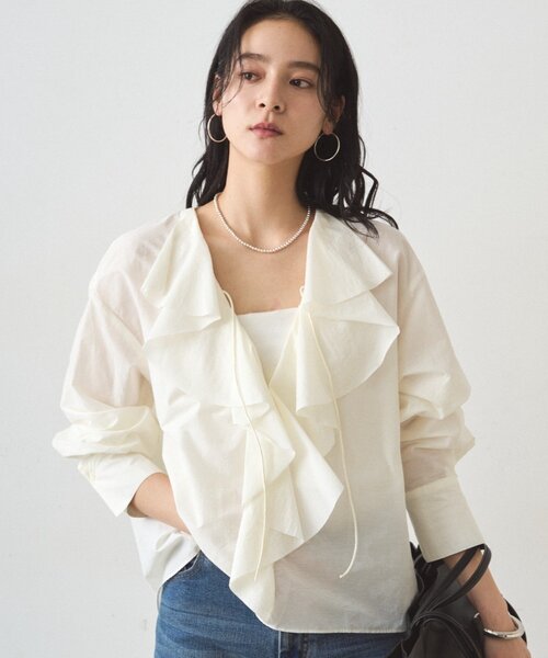 LOUNGEDRESS(ラウンジドレス)の「フリルカラーブラウス(シャツ/ブラウス・レディース・オフホワイト/ネイビー/イエロー/ブルー・FREE)」の19枚目の写真
