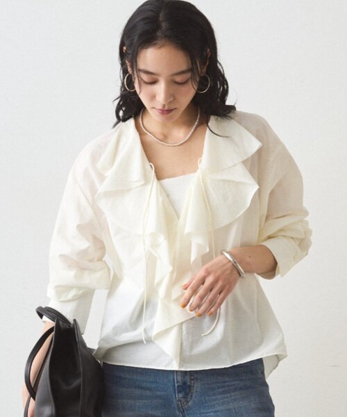 LOUNGEDRESS(ラウンジドレス)の「フリルカラーブラウス(シャツ/ブラウス・レディース・オフホワイト/ネイビー/イエロー/ブルー・FREE)」の20枚目の写真