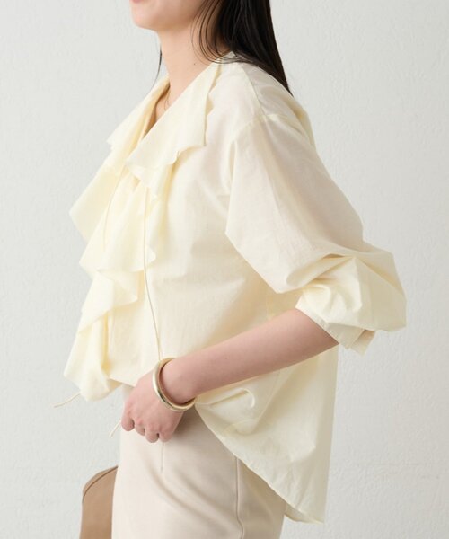 LOUNGEDRESS(ラウンジドレス)の「フリルカラーブラウス(シャツ/ブラウス・レディース・オフホワイト/ネイビー/イエロー/ブルー・FREE)」の14枚目の写真
