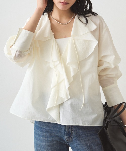 LOUNGEDRESS(ラウンジドレス)の「フリルカラーブラウス(シャツ/ブラウス・レディース・オフホワイト/ネイビー/イエロー/ブルー・FREE)」の2枚目の写真